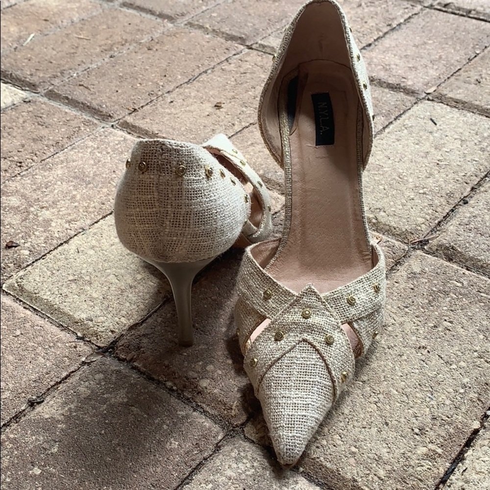 Pretty gold beige heels. - Picture 2 of 8